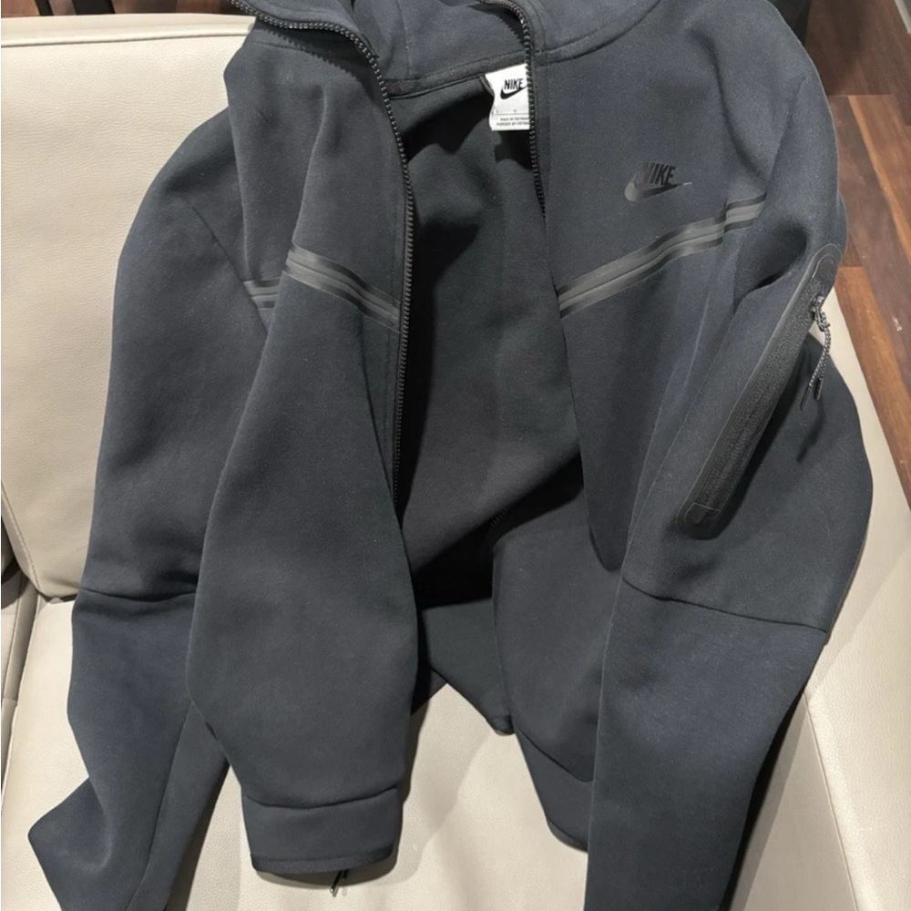 Nike Black Full-Zip Tech Fleece Hoodie